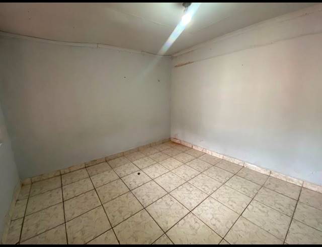 14 BEDROOM HOUSE FOR SALE IN VREDEDORP